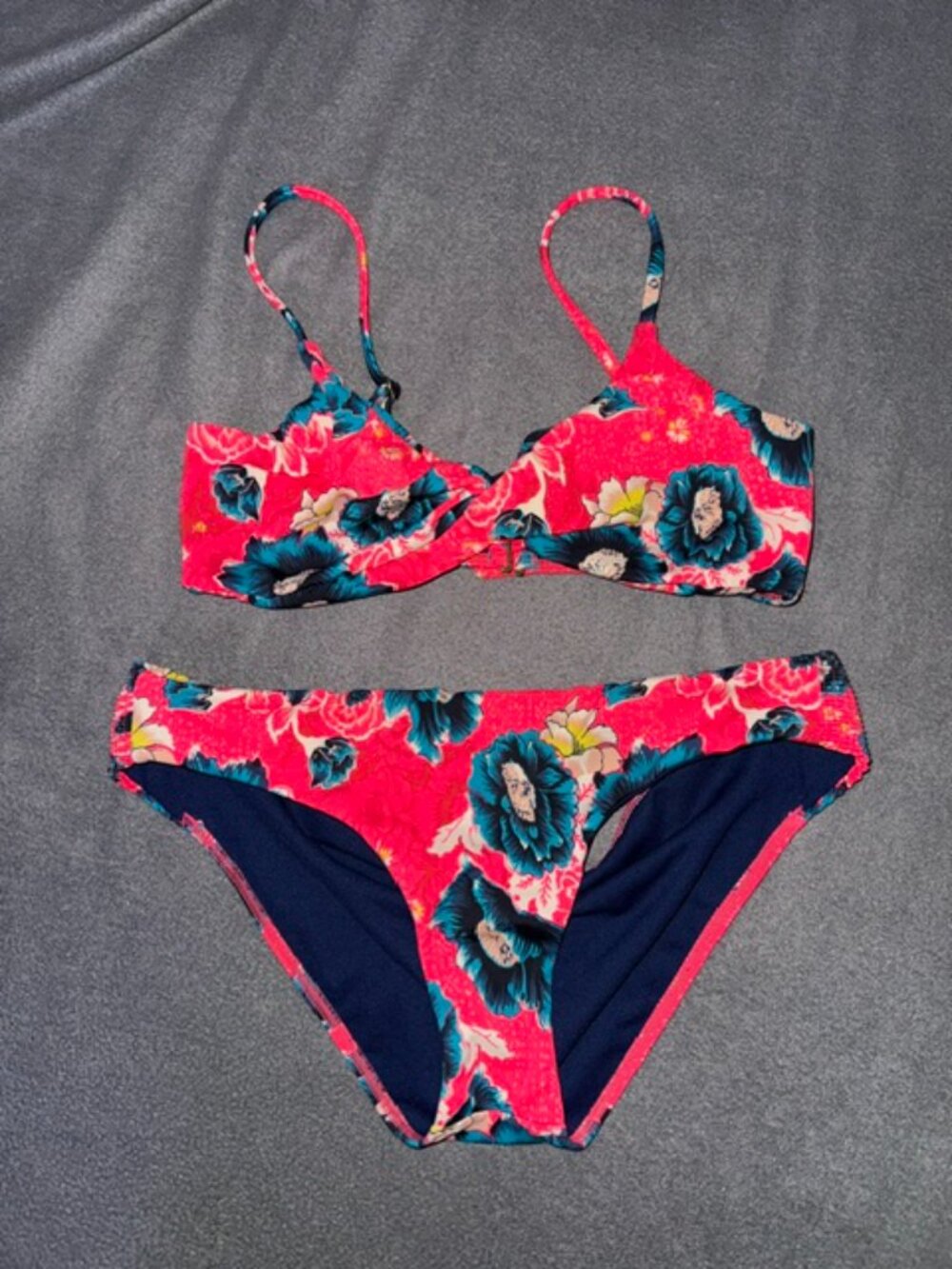Womens Billabong Athena Swimwear Bikini 2 Piece Size Medium Low Rise